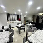 Jammy Hotel